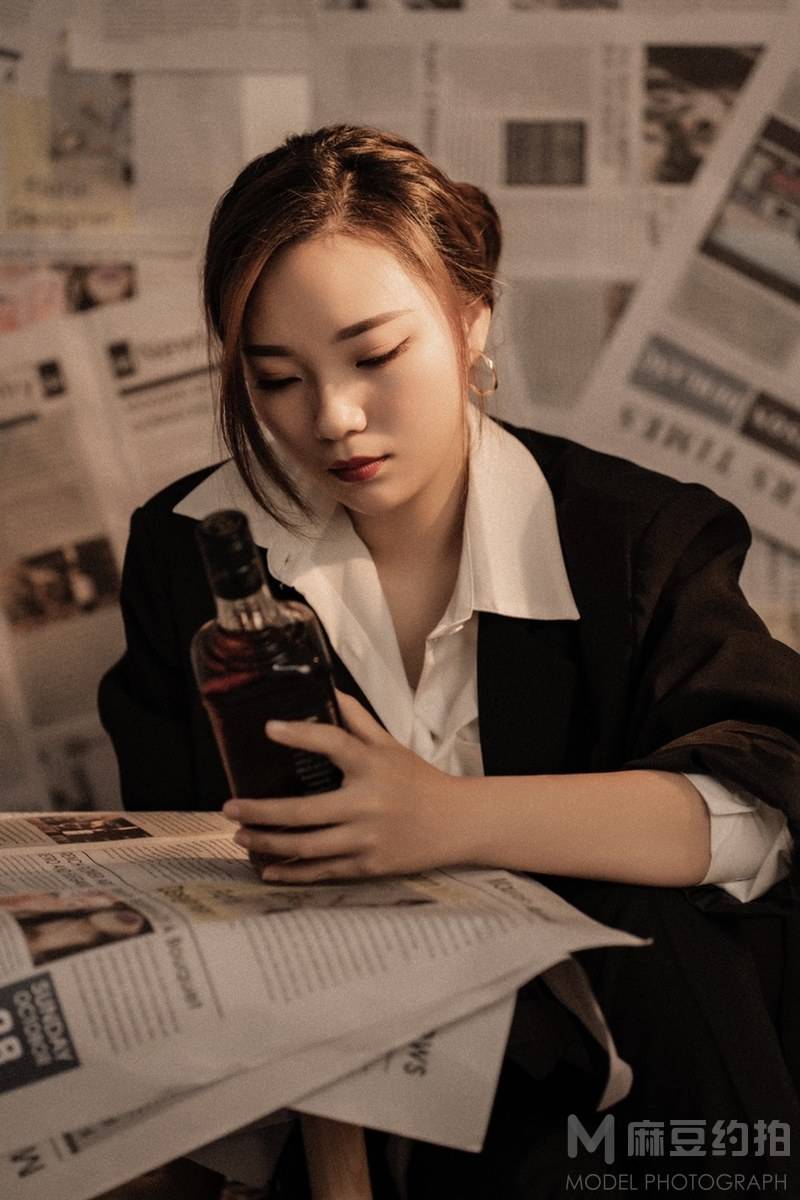 情绪模特