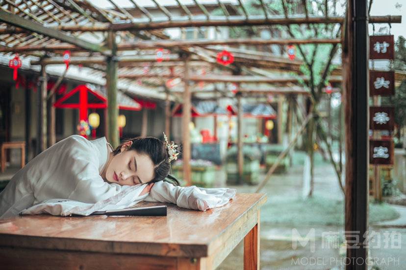 汉服模特