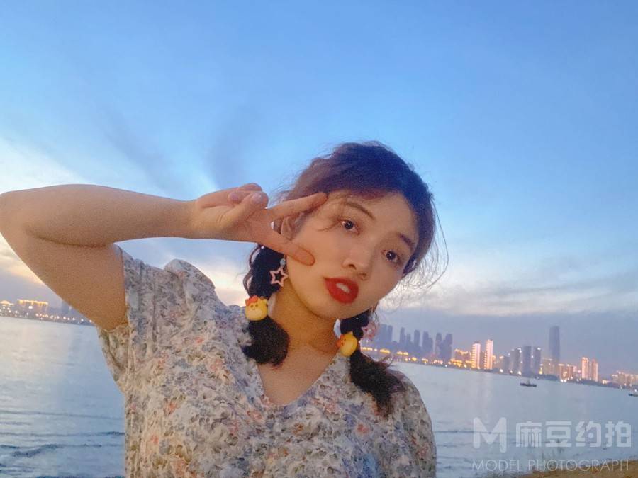 夜景模特