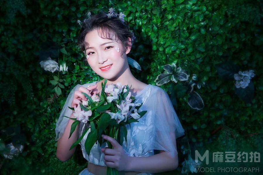 清新模特