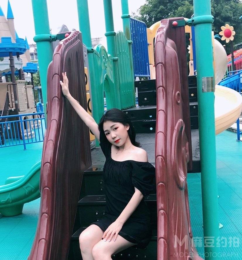 黑白模特