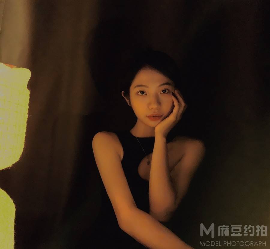 黑白模特