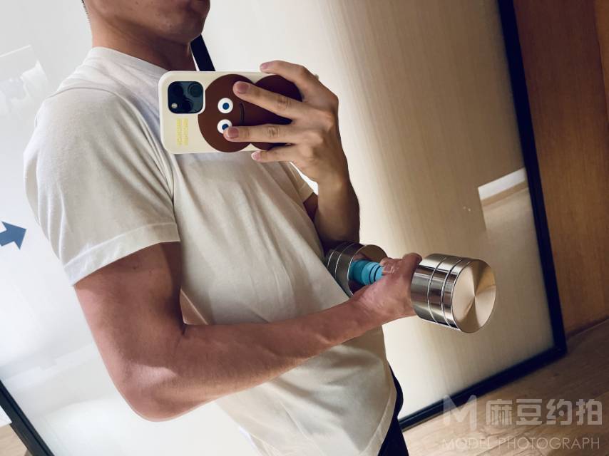 黑白模特