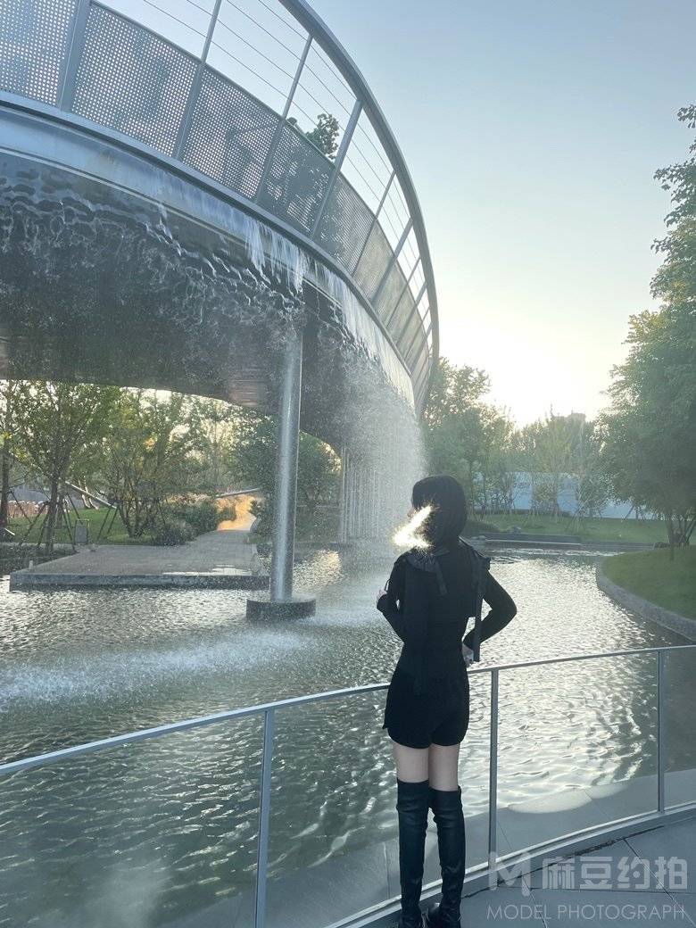 黑白模特