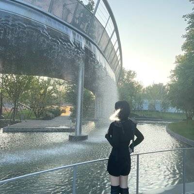 黑白模特