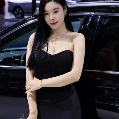 黑白模特