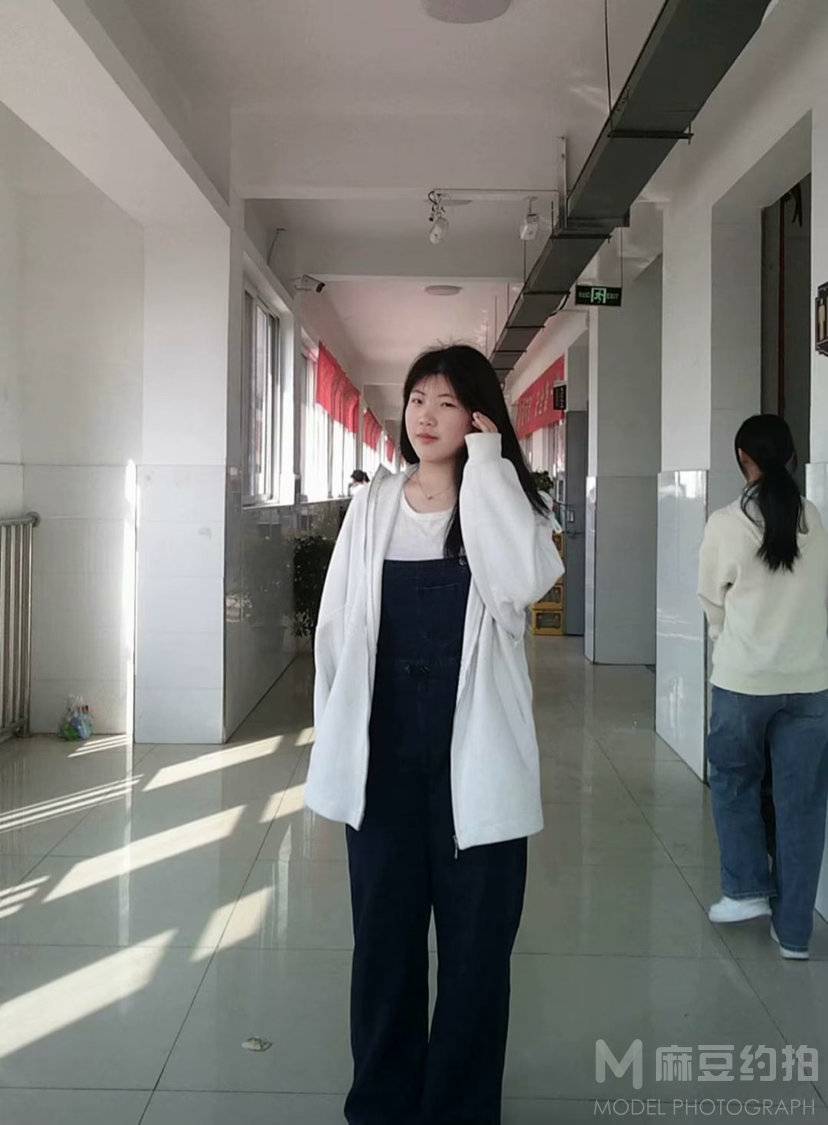 校园模特