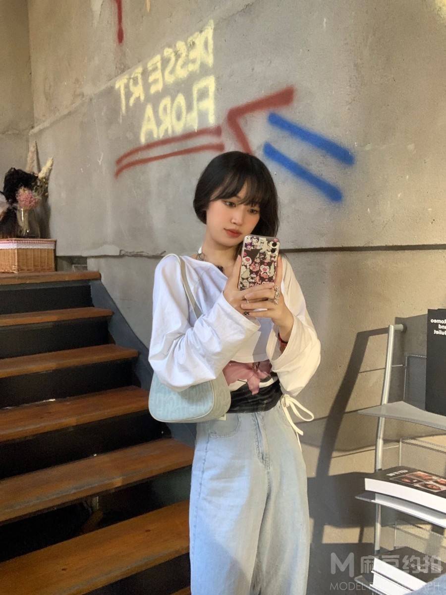 校园模特