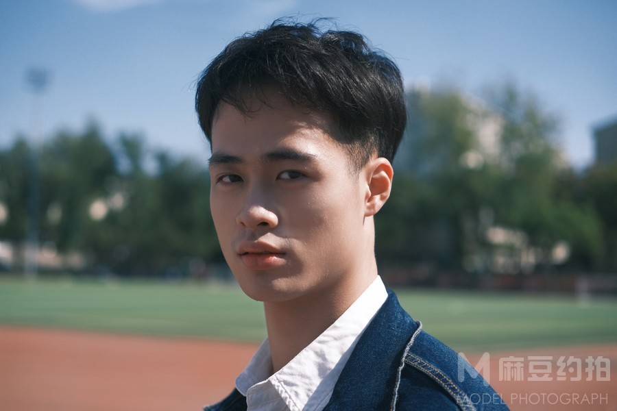 胶片模特