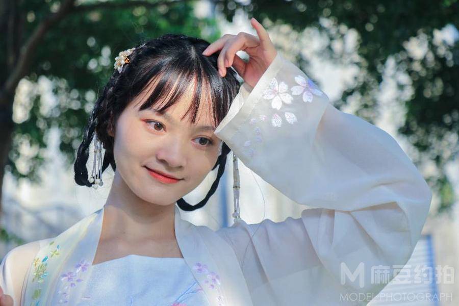 汉服模特