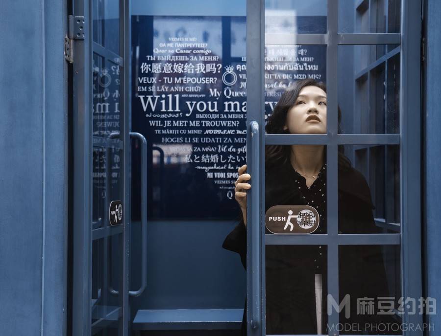 情绪模特