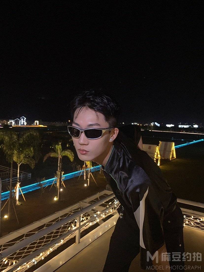 夜景模特