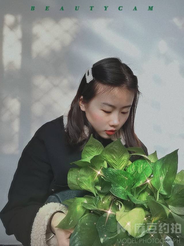 情绪模特