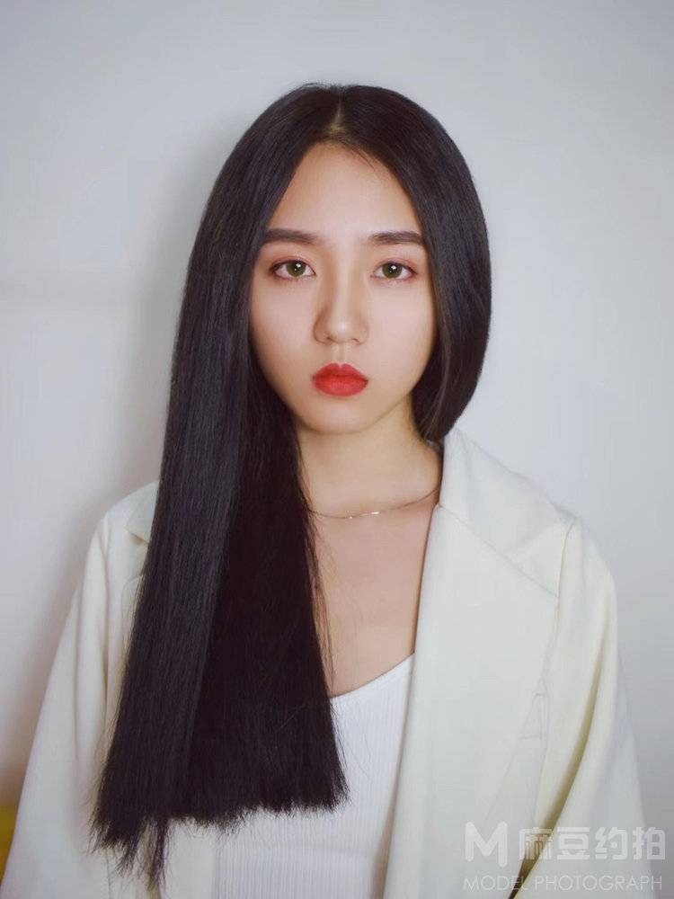 黑白模特