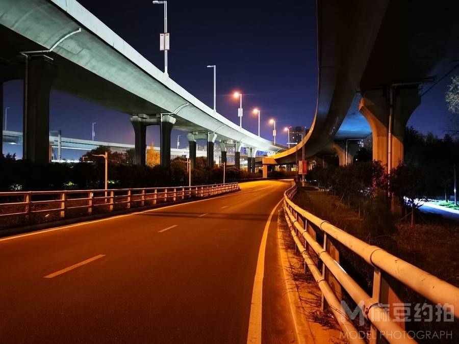 夜景模特