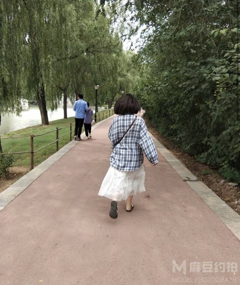 黑白模特