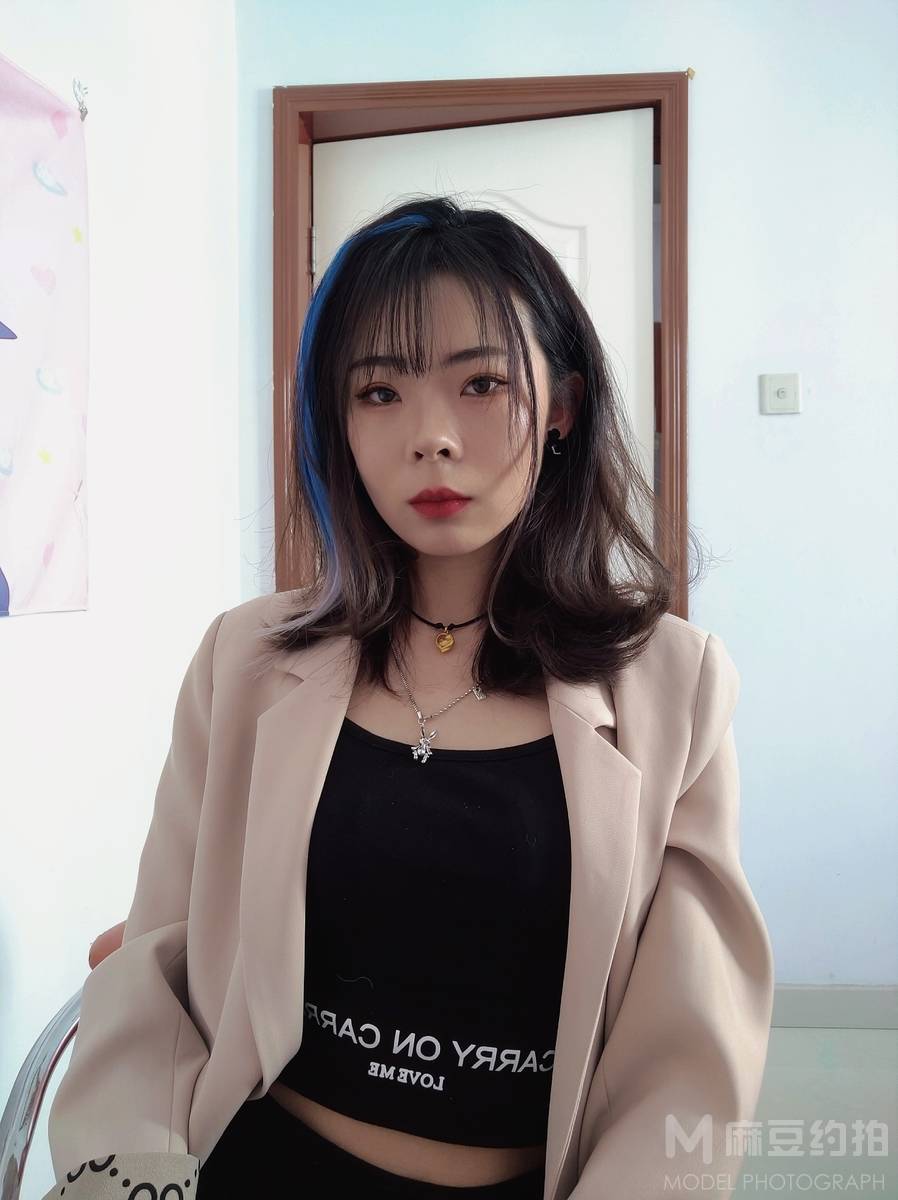 情绪模特