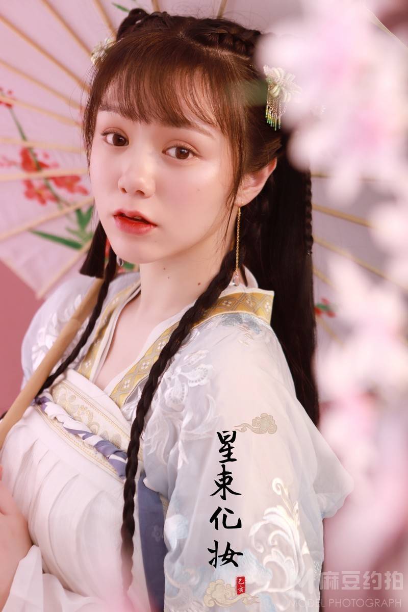 妆容模特