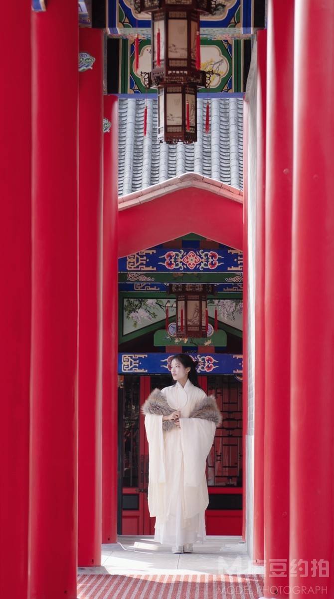 汉服模特