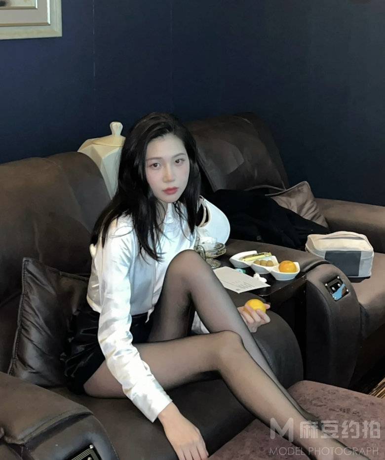 黑白模特