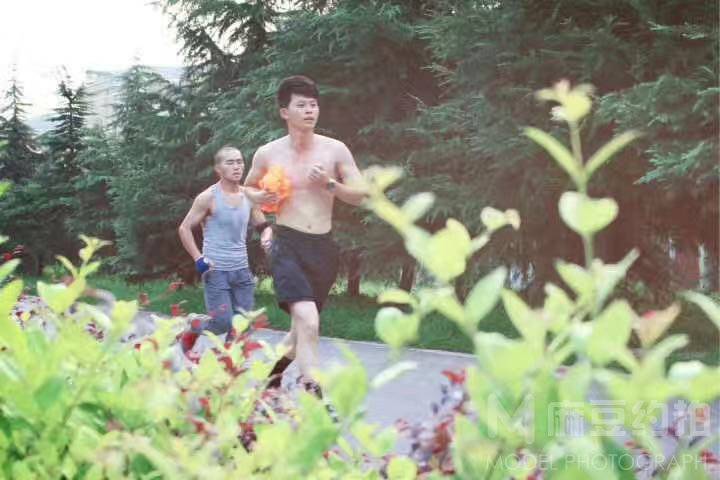 胶片模特