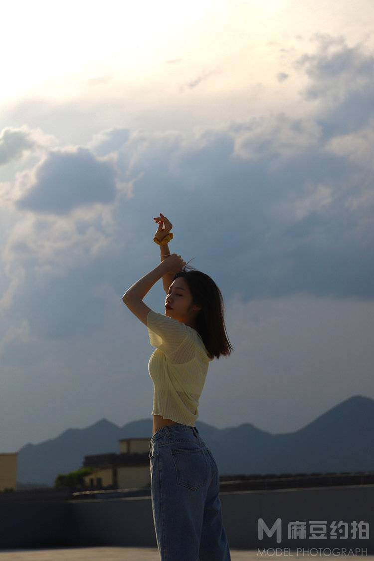 情绪模特