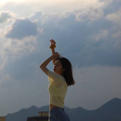 情绪模特