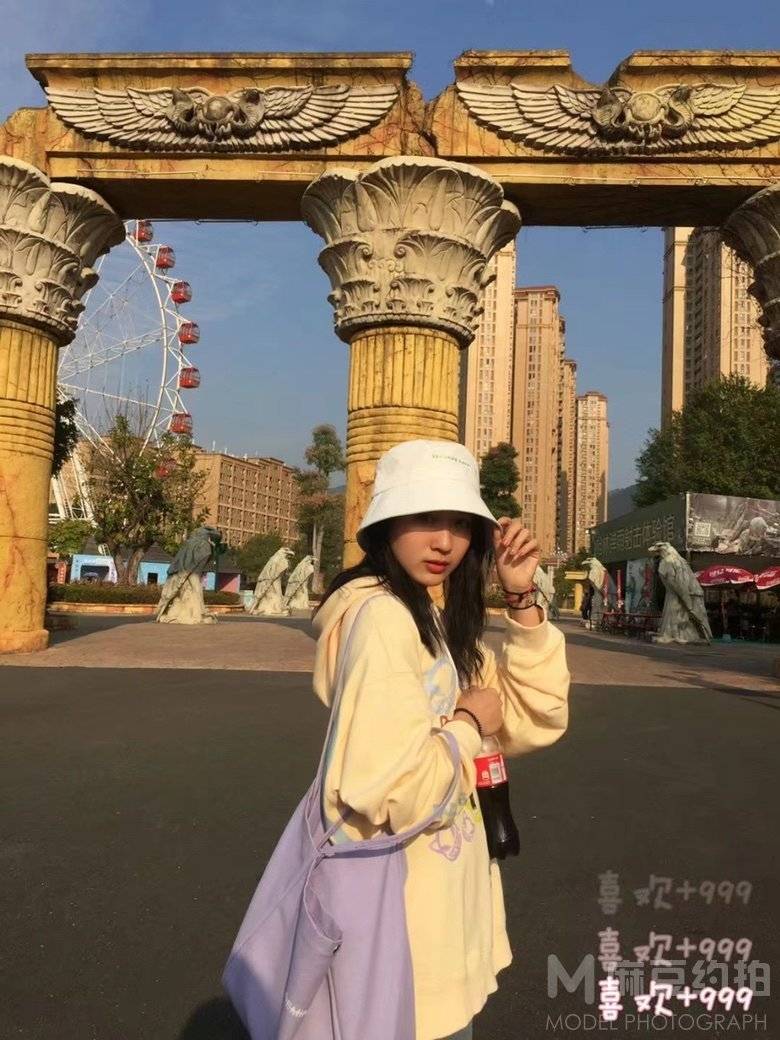 校园模特