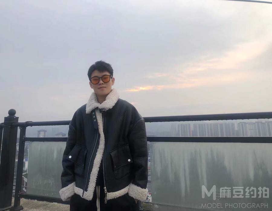 黑白模特