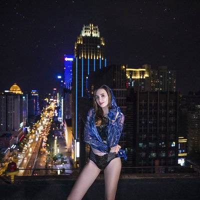 情绪模特