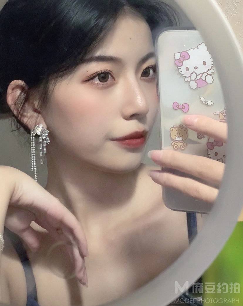 妆容模特