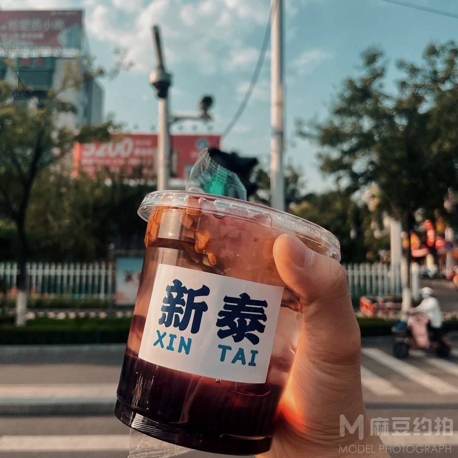 情绪模特