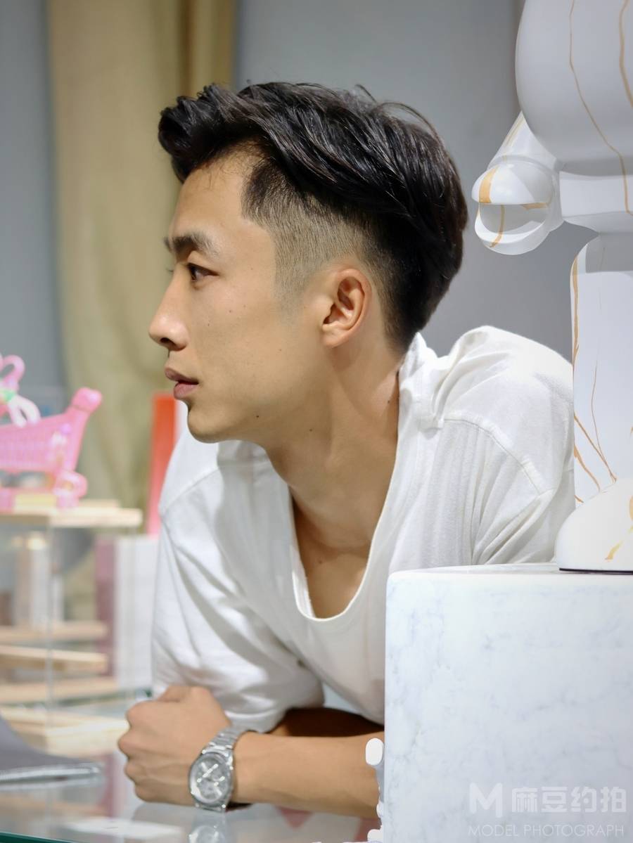黑白模特