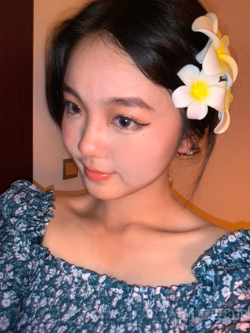 黑白模特