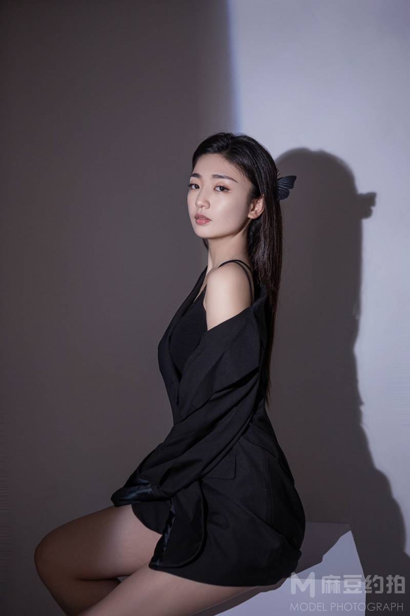 黑白模特