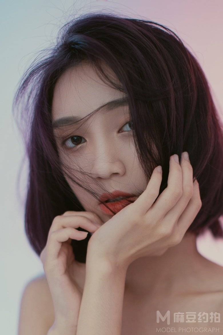 情绪模特