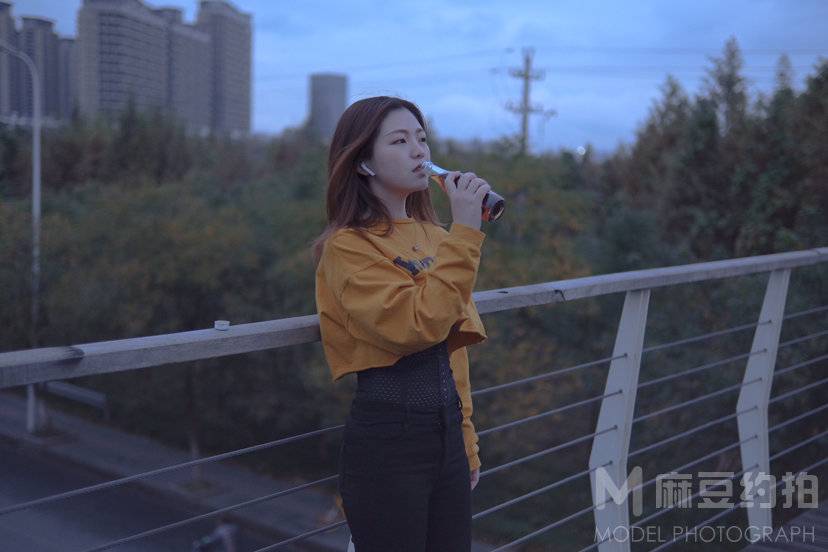 情绪模特