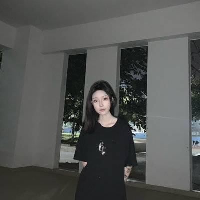 黑白模特