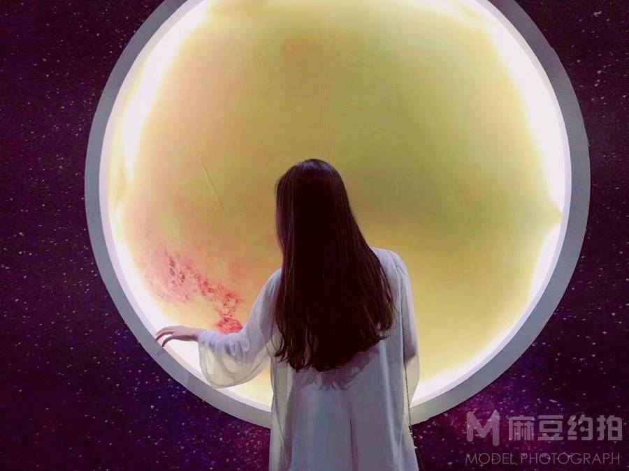 黑白模特