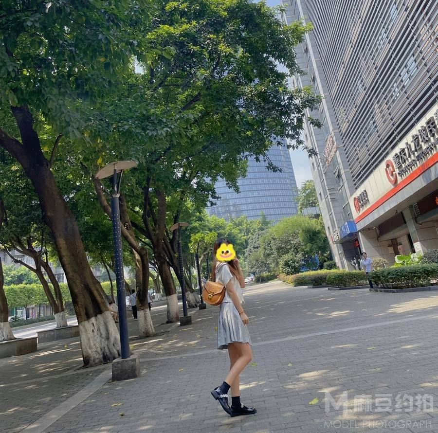 校园模特