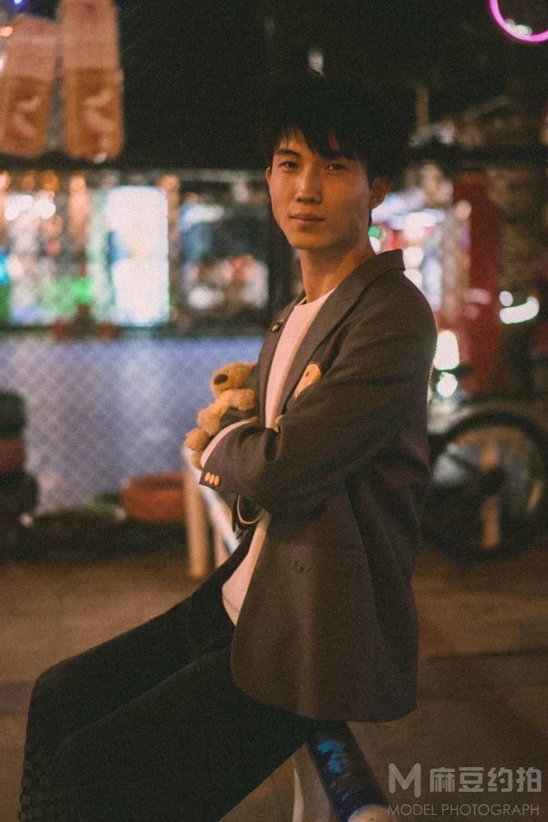情绪模特