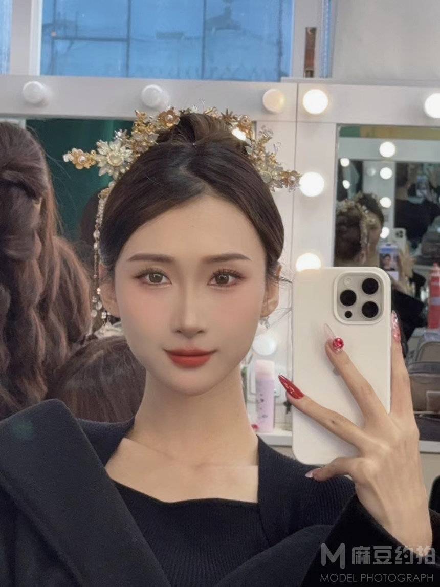 妆容模特