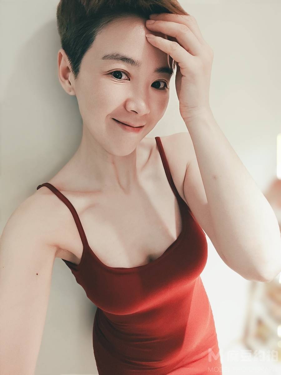宝丽来模特