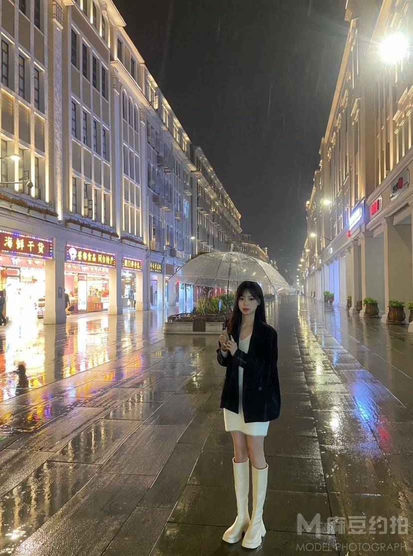 校园模特