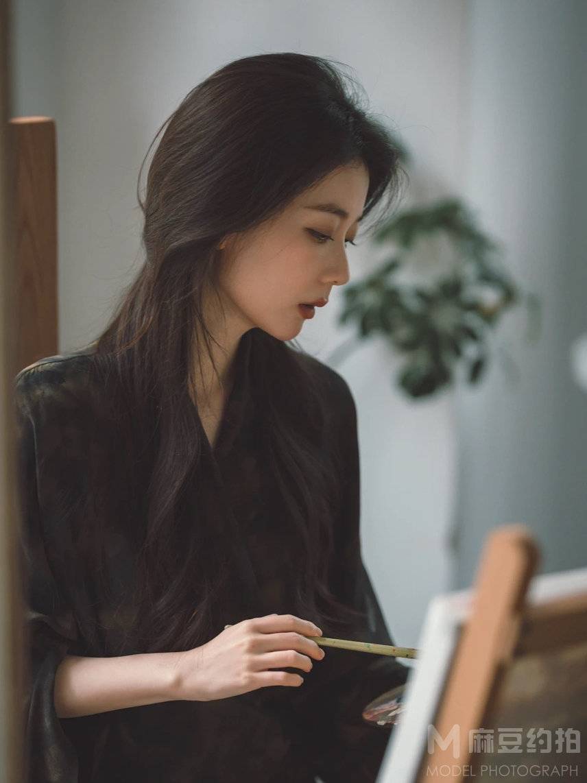 情绪模特