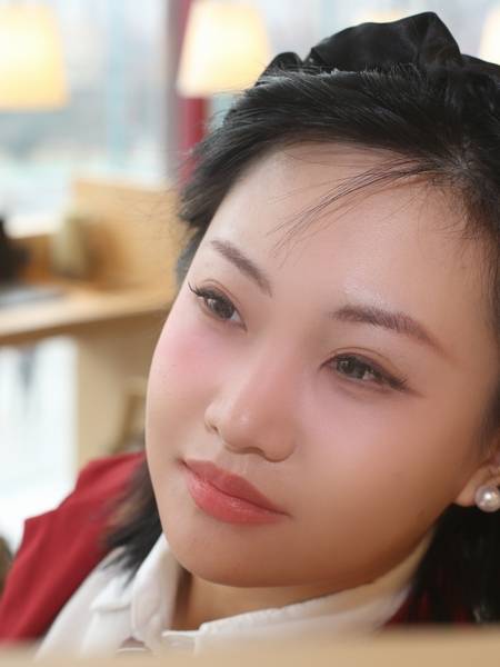 妆容模特