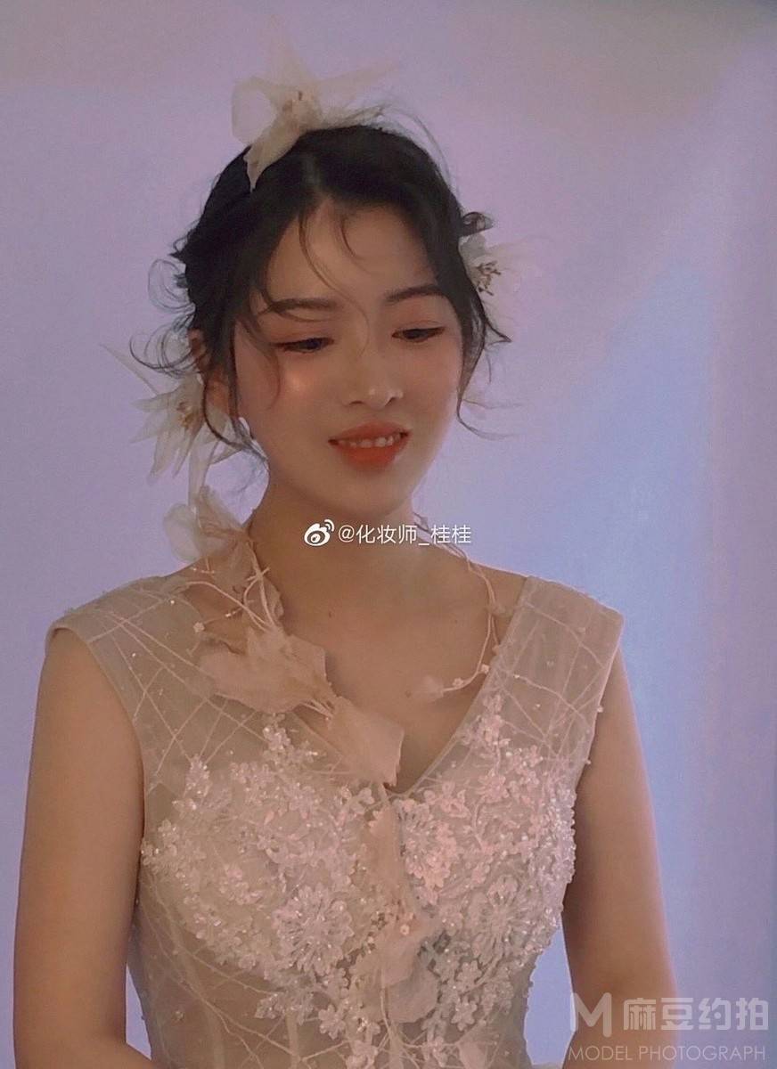 妆容模特