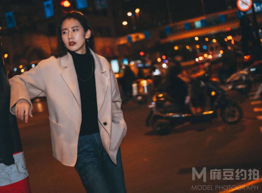 情绪模特