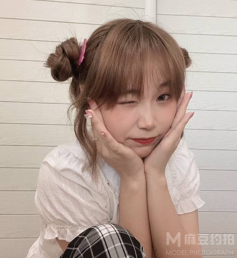 妆容模特