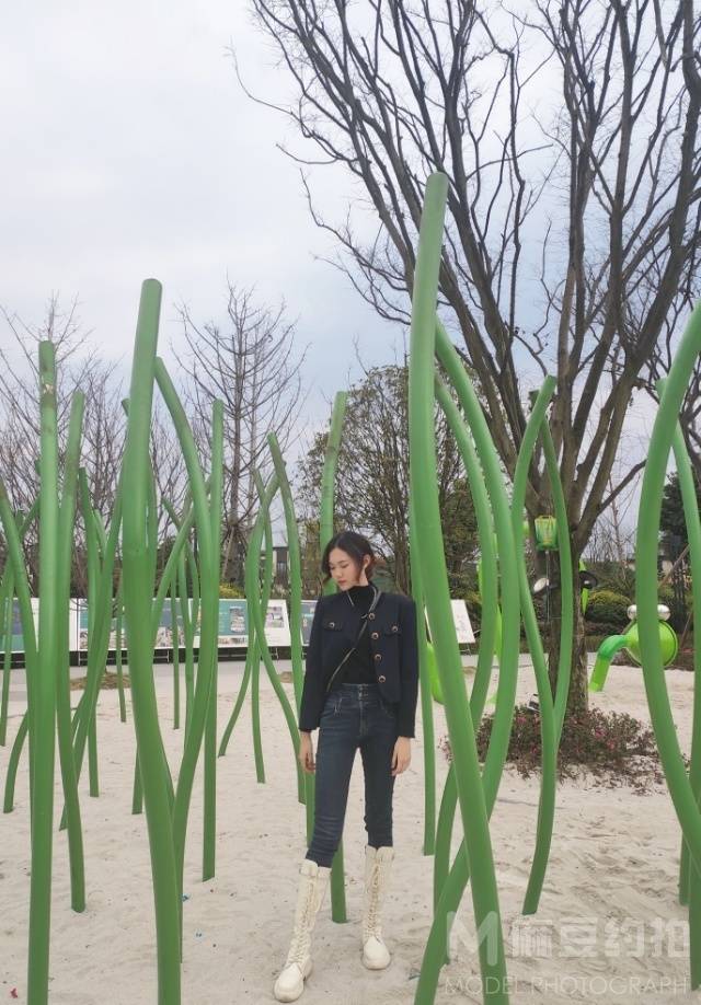 情绪模特